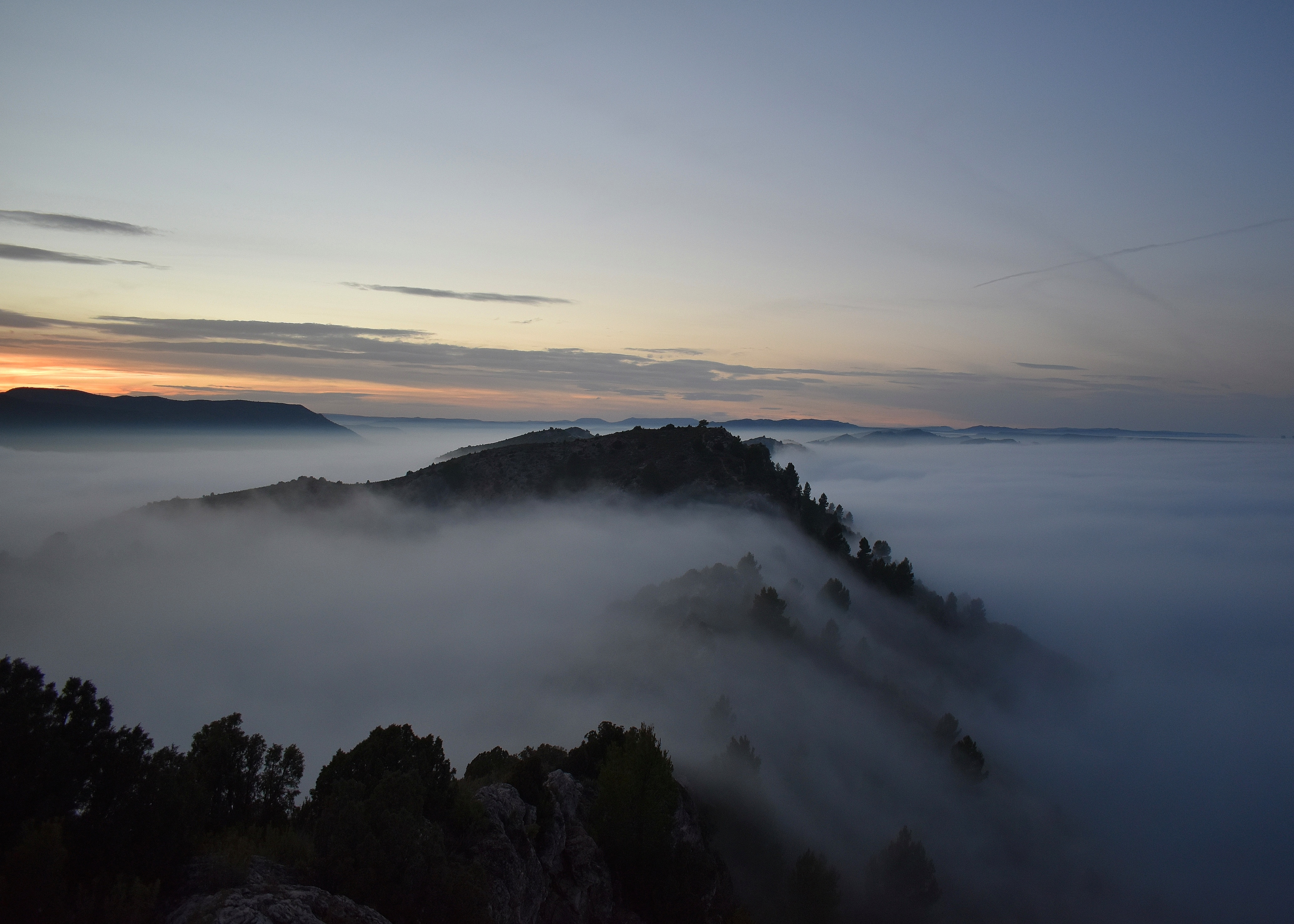 12) NIEBLA SOBRE LA CLOCHA